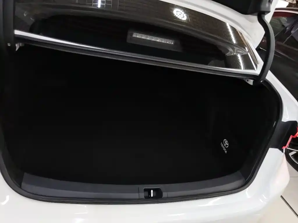 Toyota Corolla 2022 — фото 19