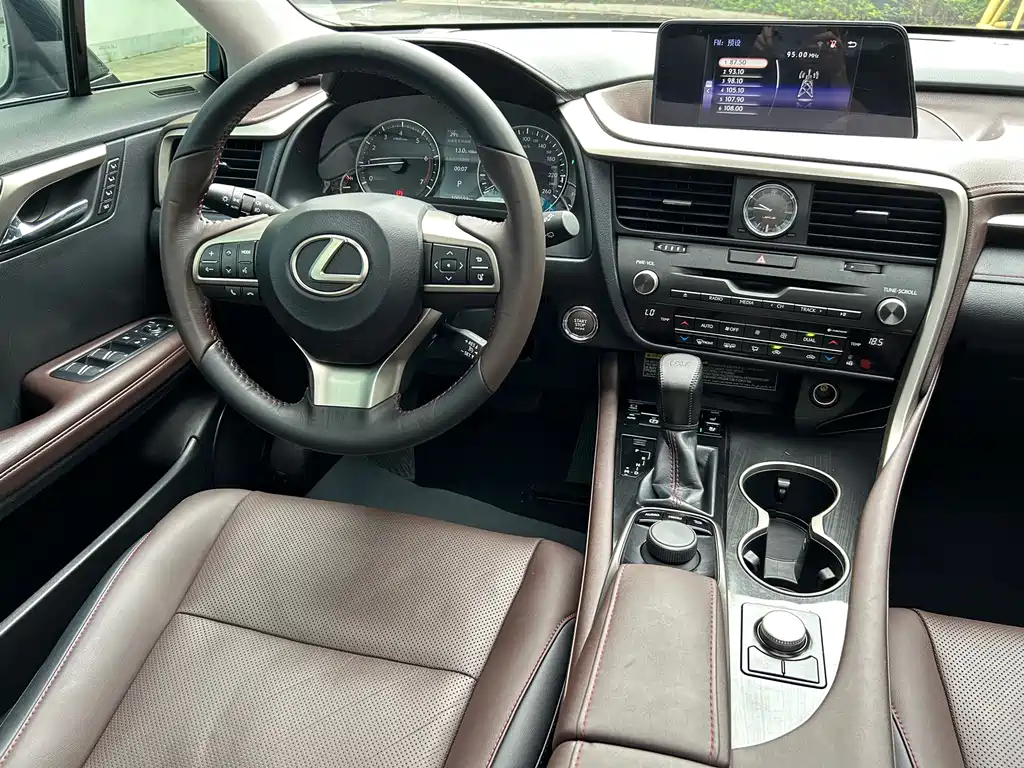Lexus RX 2018 — фото 14