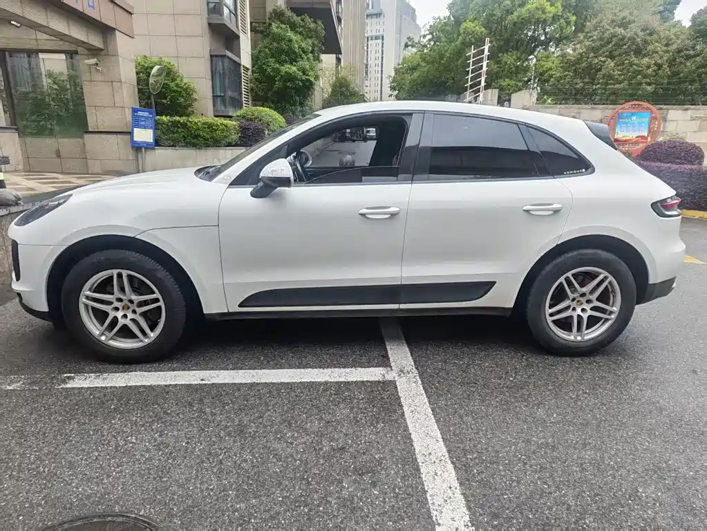 Porsche Macan 2021 — фото 6