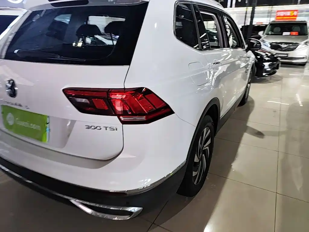 Volkswagen Tiguan L 2023 — фото 24