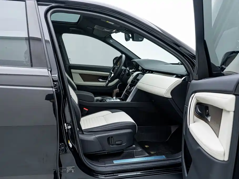 Land Rover Discovery Sport 2023 — фото 18