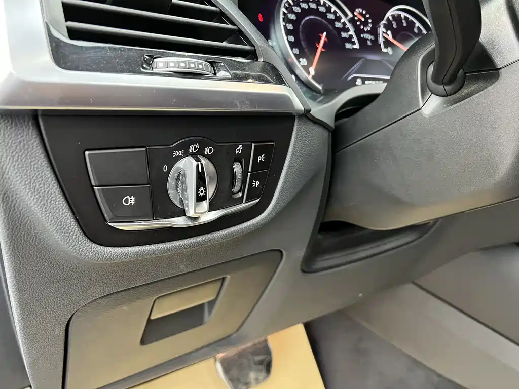 BMW X3 2019 — фото 10