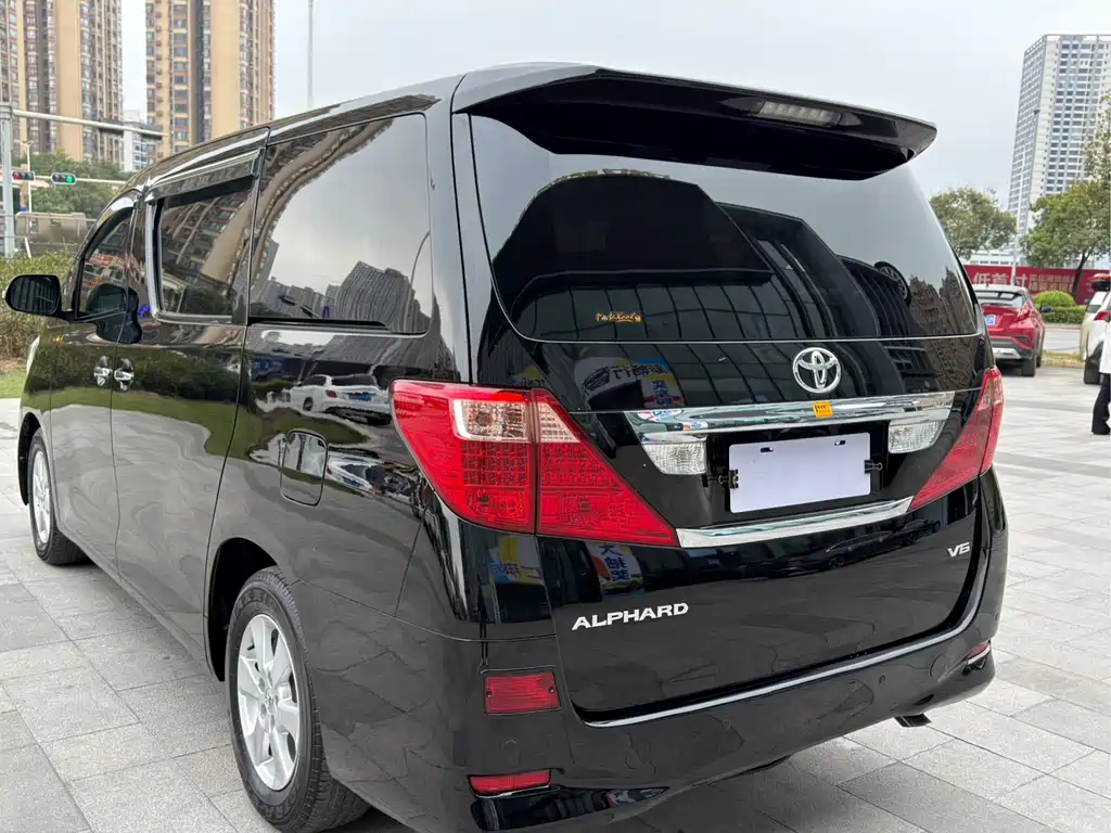 Toyota Alphard 2011 — фото 9
