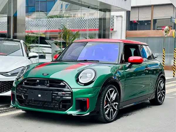 MINI JCW 2025