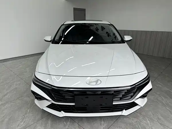 Hyundai Elantra 2024