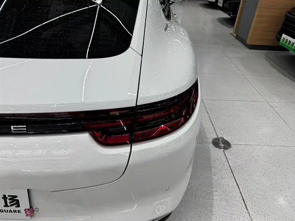 Porsche Panamera 2019 — фото 11