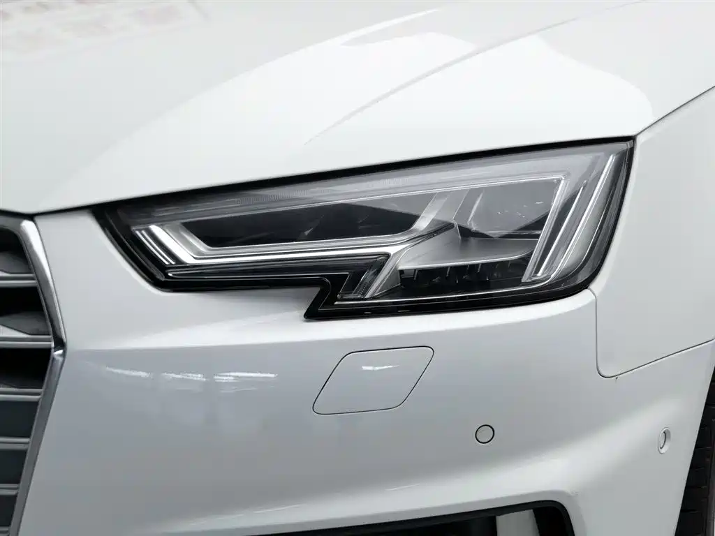 Audi A4L 2019 — фото 7