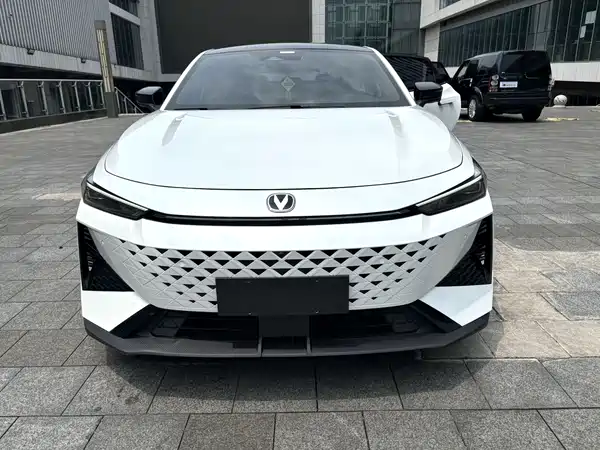 Changan UNI-V 2024
