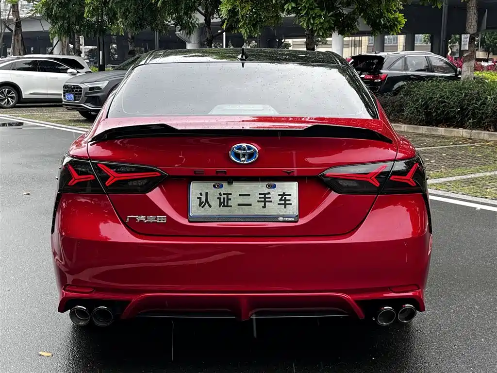 Toyota Camry 2022 — фото 19