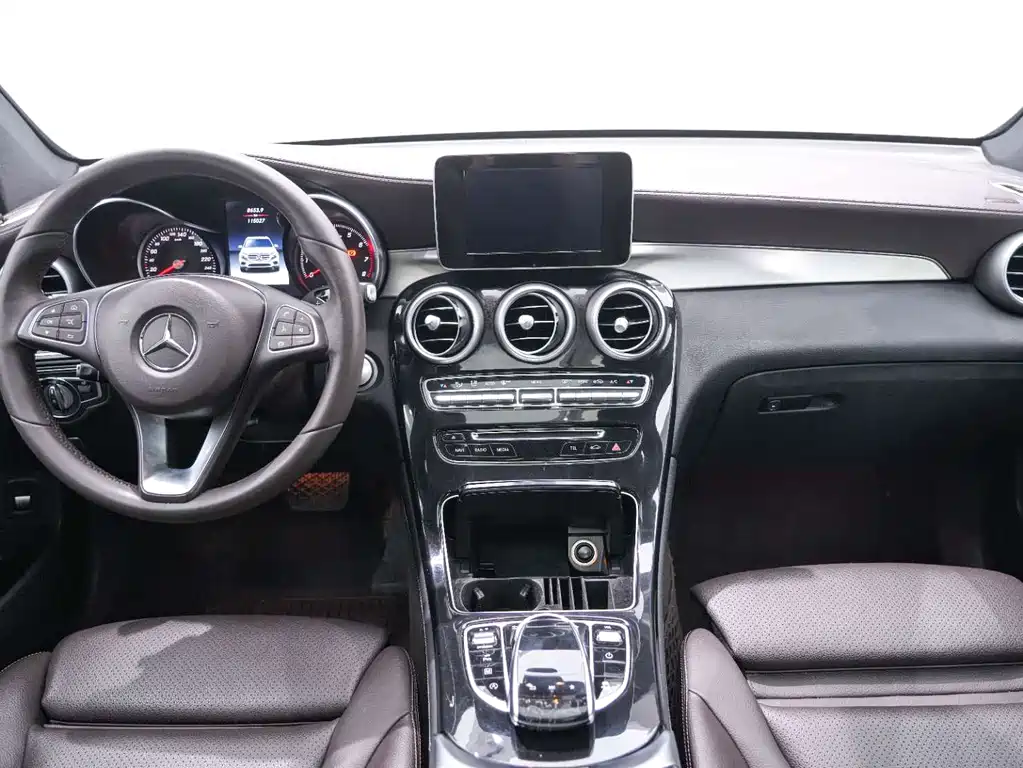 Mercedes-Benz GLC 2017 — фото 14