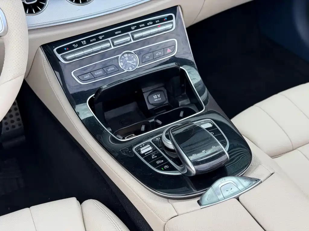 Mercedes-Benz E-Class 2020 — фото 11