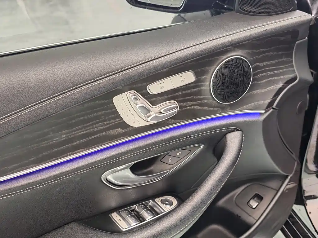 Mercedes-Benz E-Class 2019 — фото 11