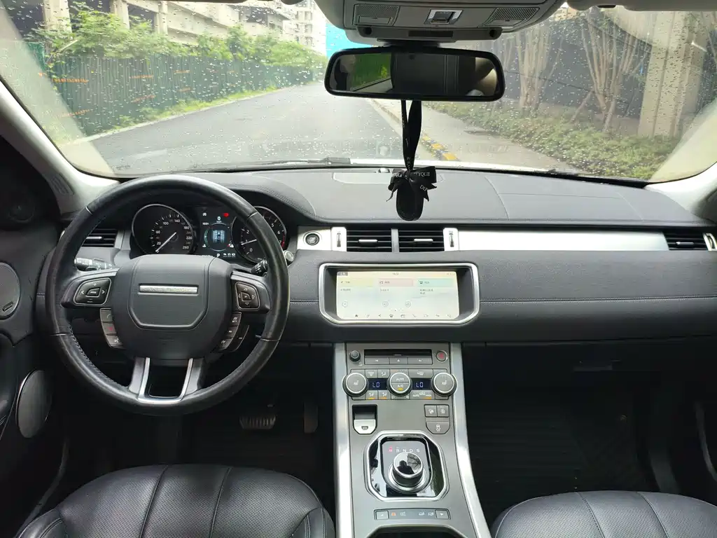 Land Rover Evoque 2019 — фото 12