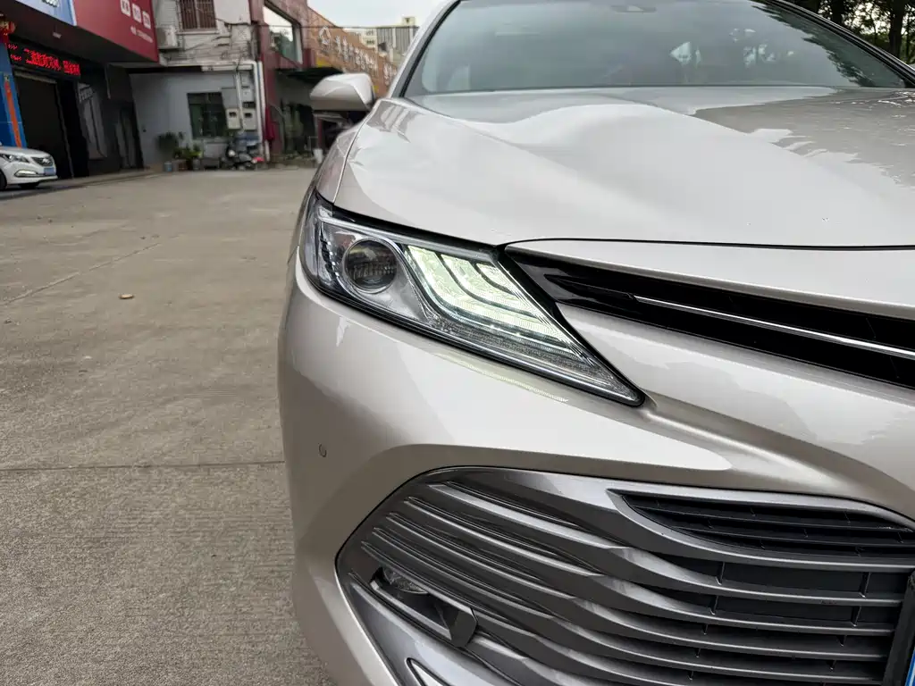 Toyota Camry 2018 — фото 26
