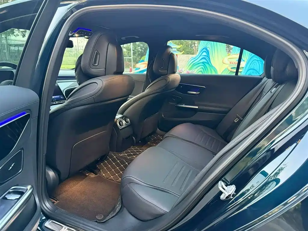 Mercedes-Benz C-Class 2023 — фото 8