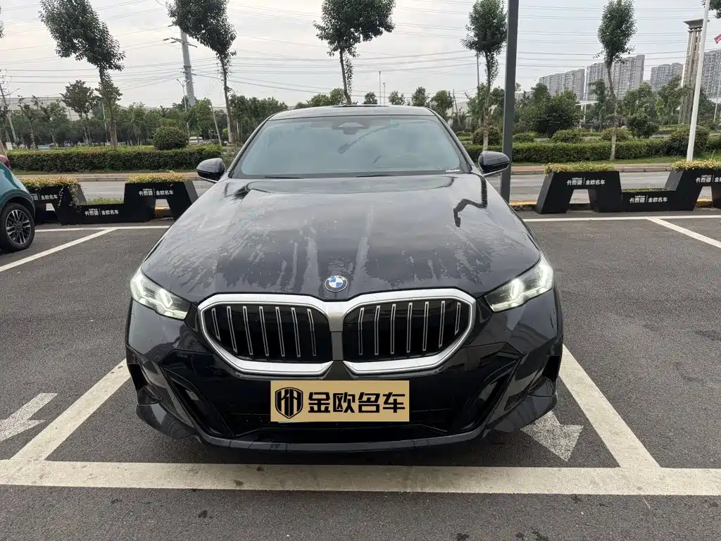 BMW 5 Series 2025