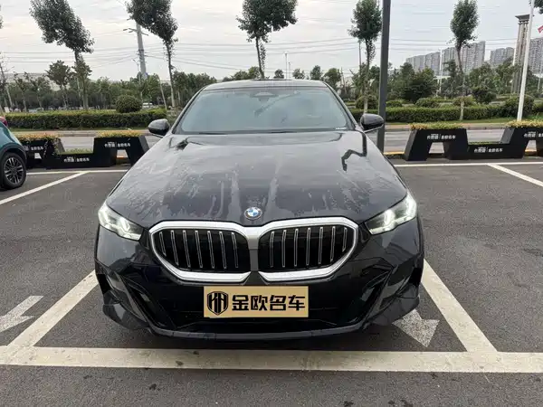 BMW 5 Series 2025