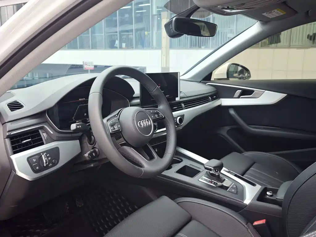 Audi A4L 2025