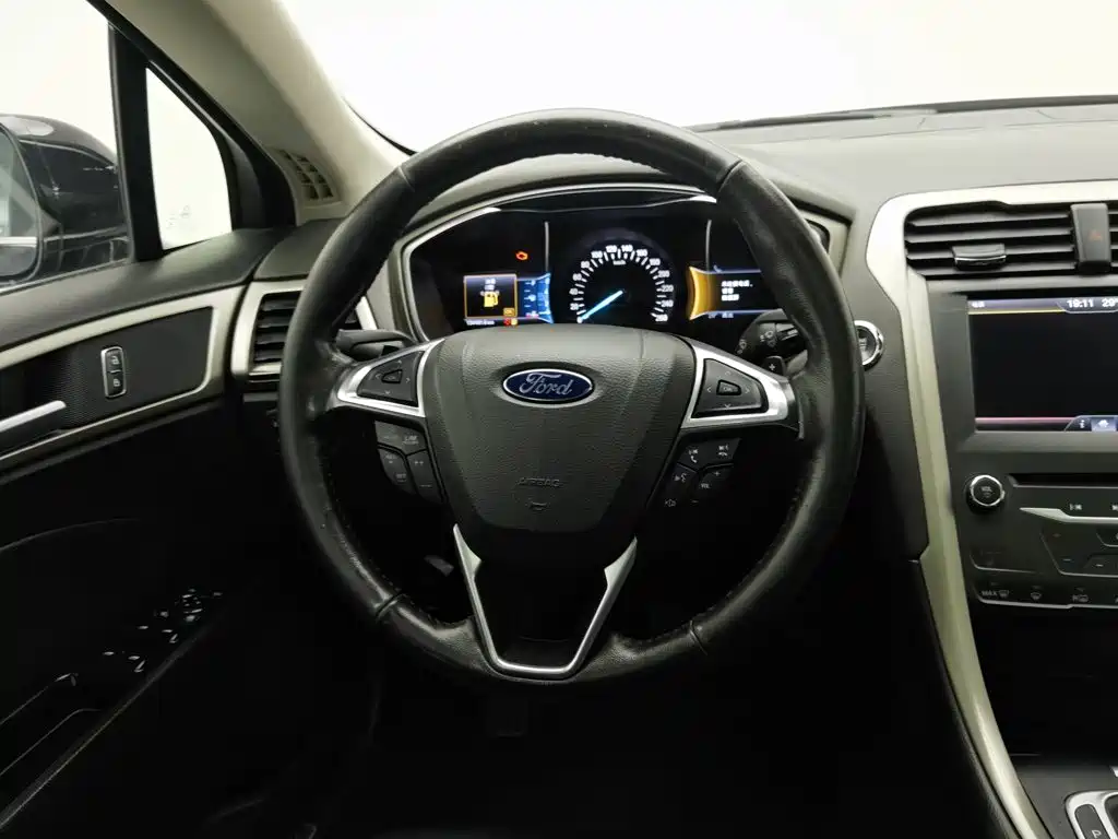 Ford Mondeo 2016 — фото 11