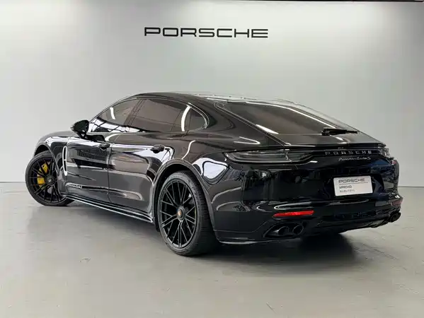 Porsche Panamera 2024