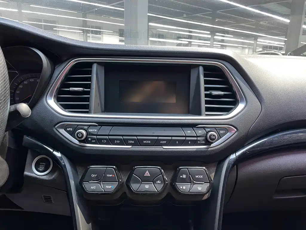 GAC Motor Trumpchi GS4 2016 — фото 12