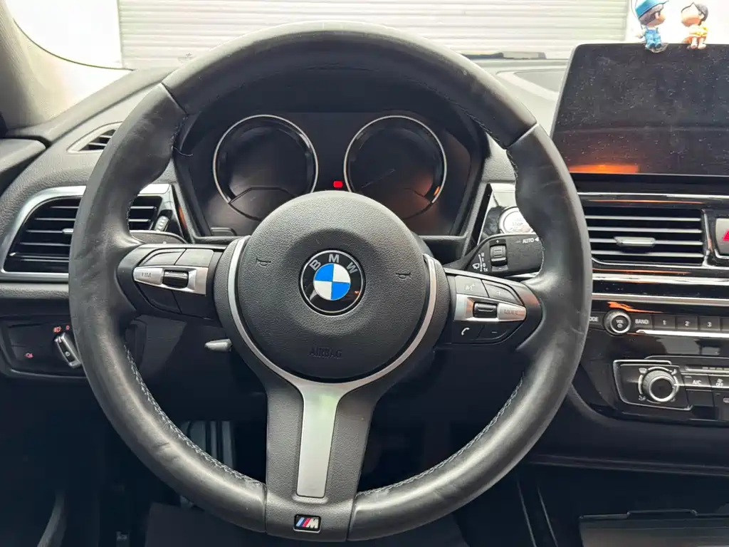 BMW 1 Series 2022 — фото 15