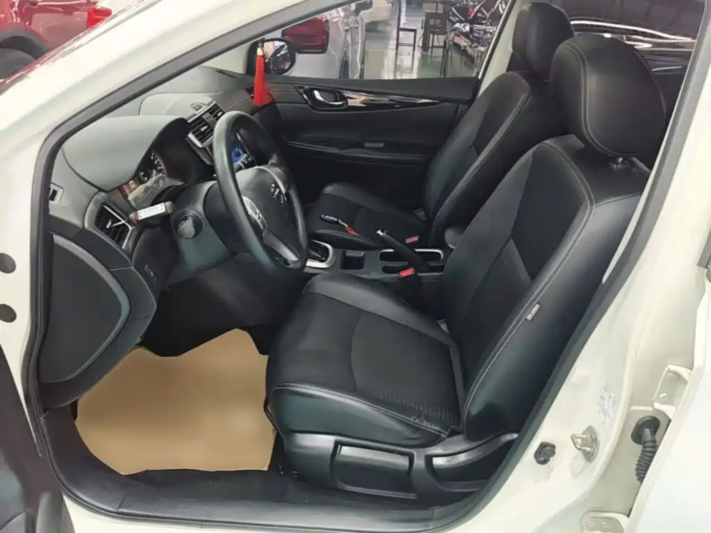 Nissan Tiida 2019 — фото 15