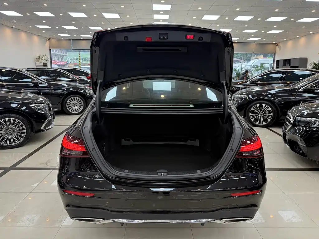 Mercedes-Benz E-Class 2023 — фото 21