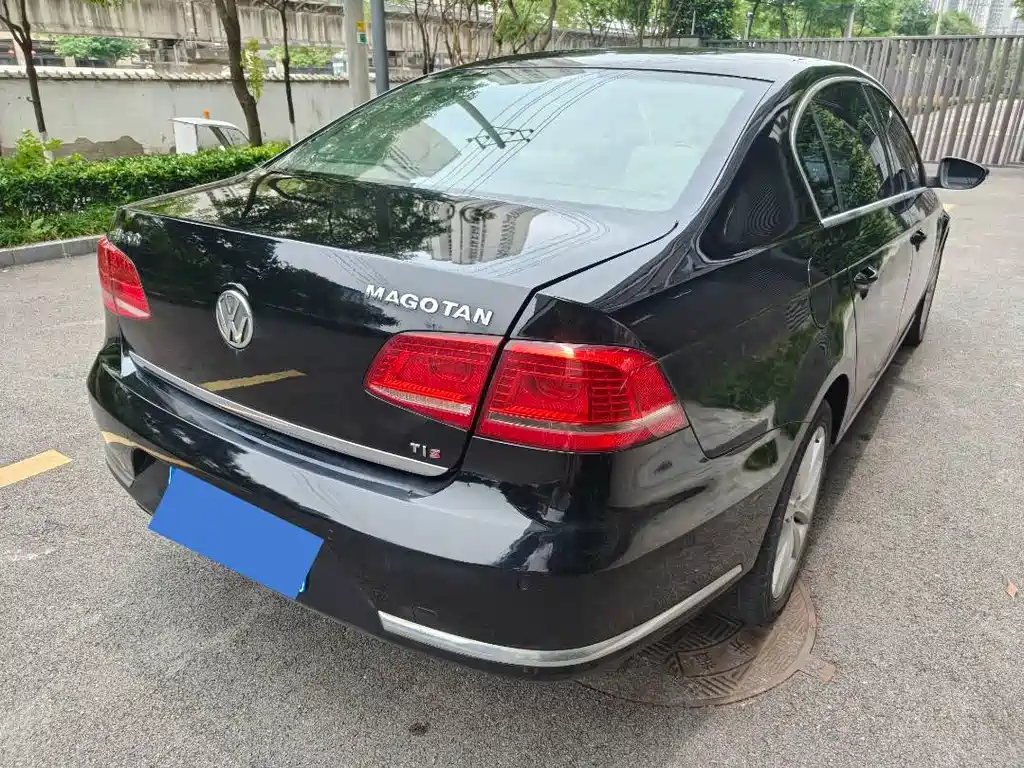 Volkswagen Magotan 2012
