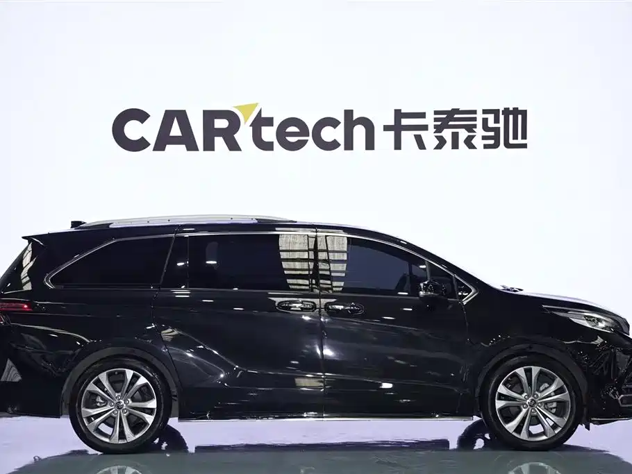 Toyota Sienna 2024 — фото 3