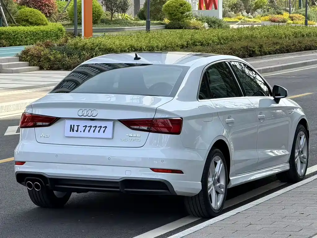 Audi A3 2019 — фото 13