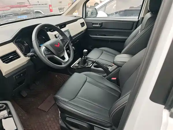 Wuling Journey 2021