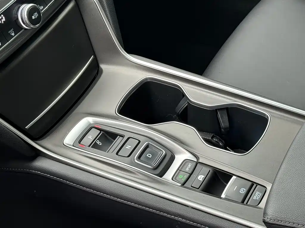 Honda Accord 2020 — фото 11