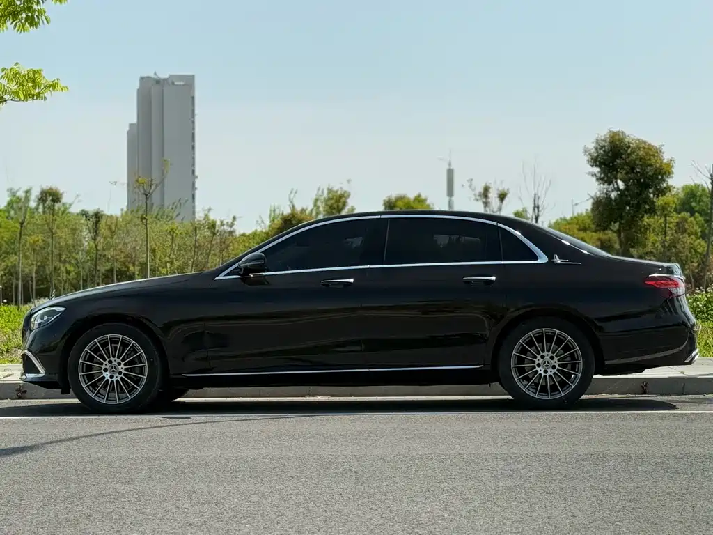Mercedes-Benz E-Class 2023 — фото 3