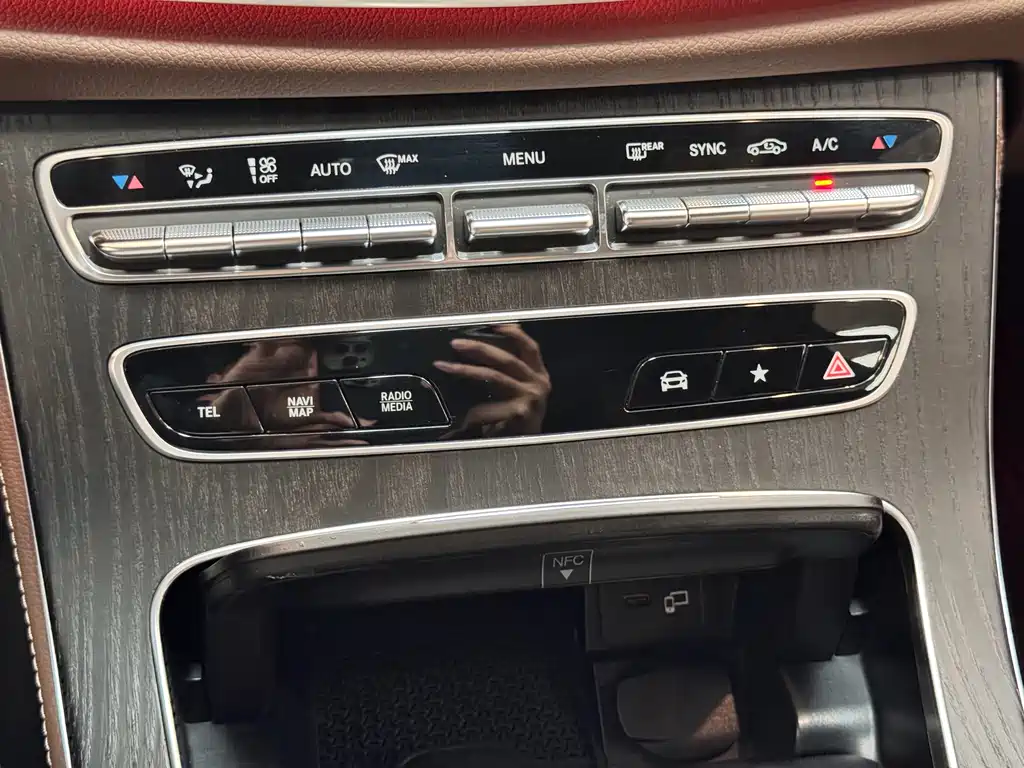 Mercedes-Benz E-Class 2021 — фото 17
