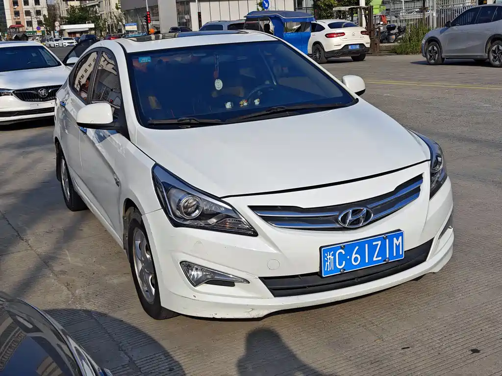 Hyundai Verna 2016 — фото 3