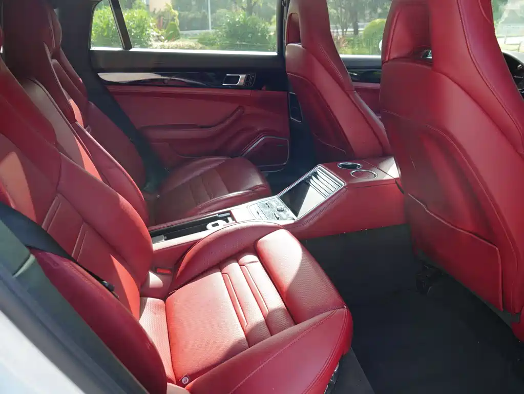 Porsche Panamera 2018 — фото 10