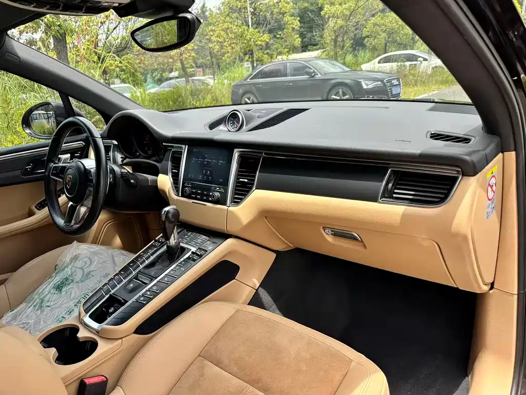 Porsche Macan 2016 — фото 18