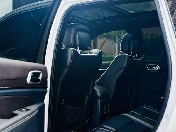 Jeep Grand Cherokee 2016