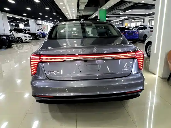 Hongqi H5 PHEV 2025