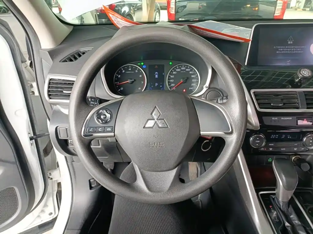 Mitsubishi Eclipse Cross 2019 — фото 11