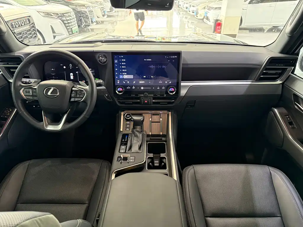 Lexus GX 2024 — фото 13