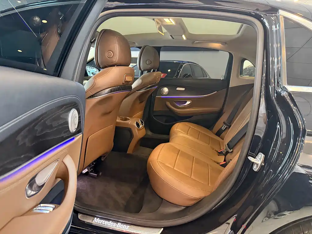 Mercedes-Benz E-Class 2020 — фото 12