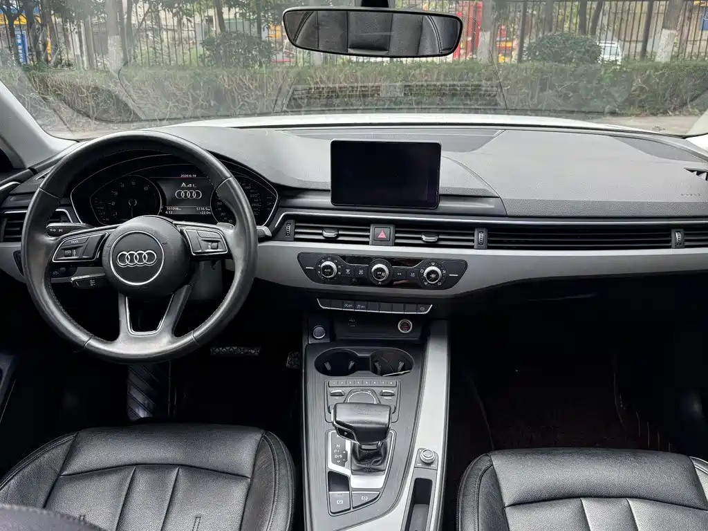 Audi A4L 2019