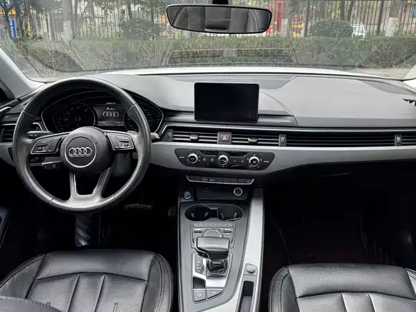 Audi A4L 2019