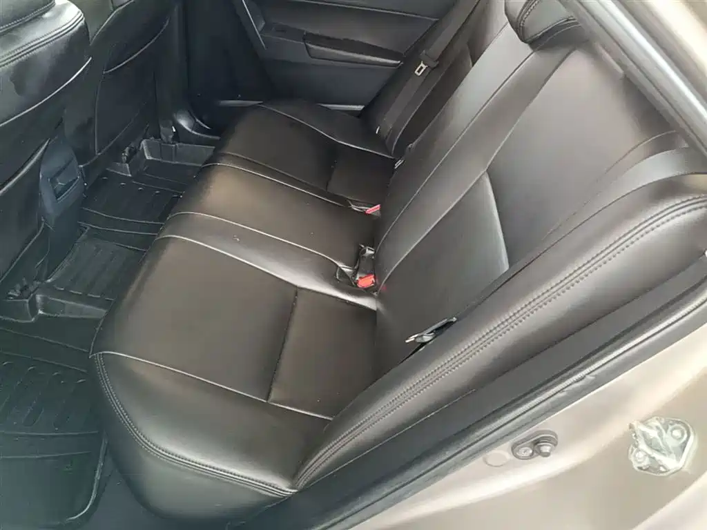 Toyota Corolla 2017 — фото 17