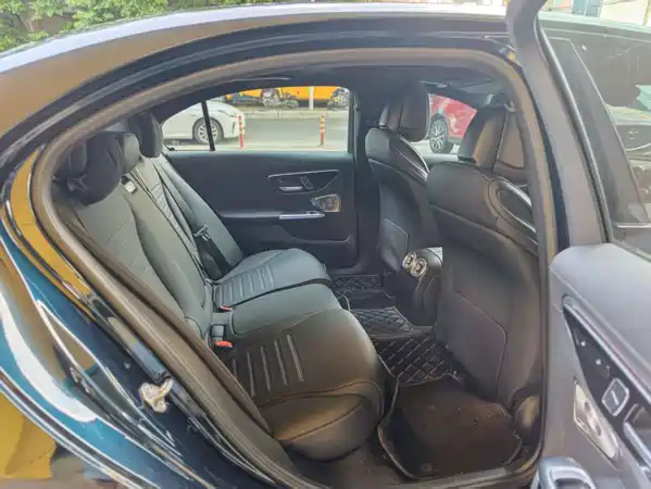 Mercedes-Benz C-Class 2023