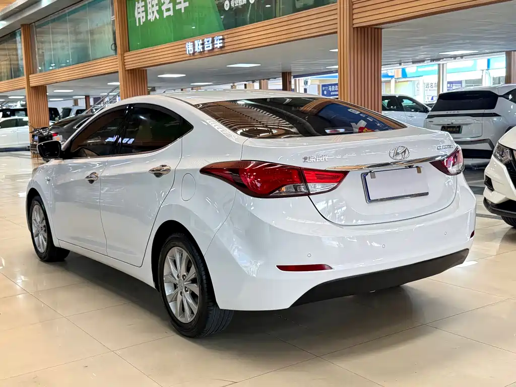 Hyundai Elantra Langdong 2018 — фото 4