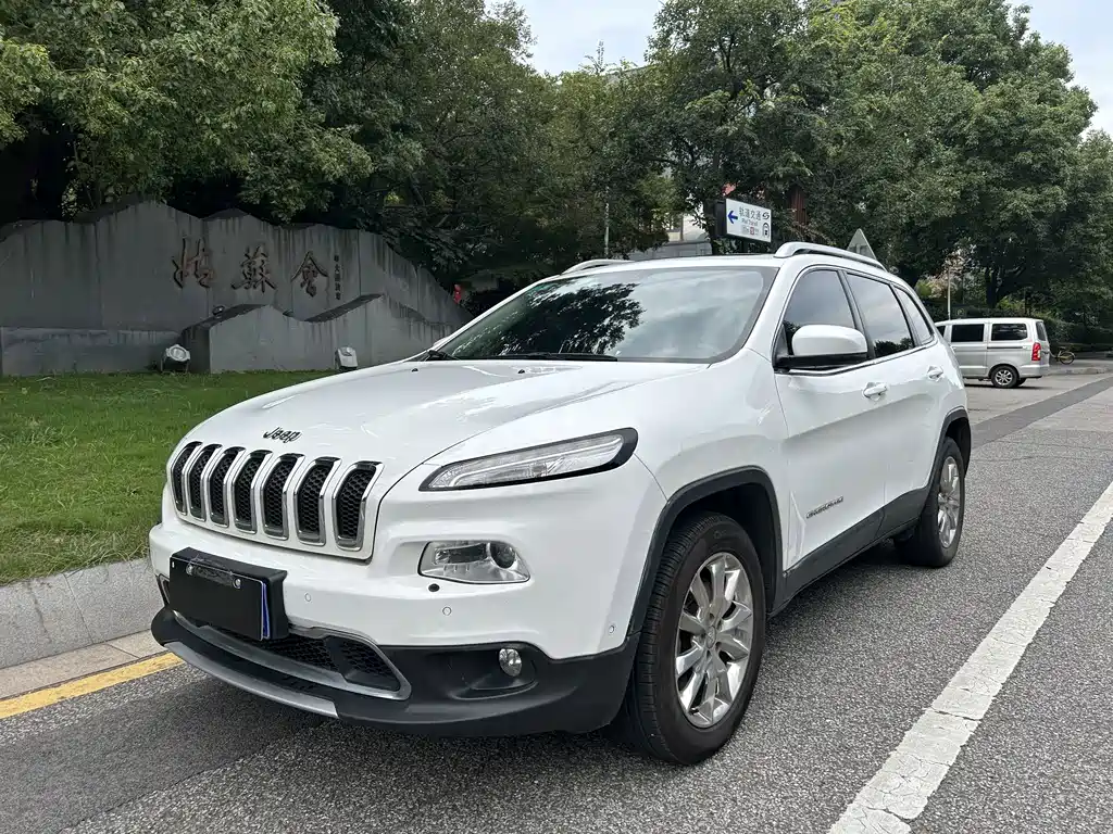 Jeep Cherokee 2016 — фото 1