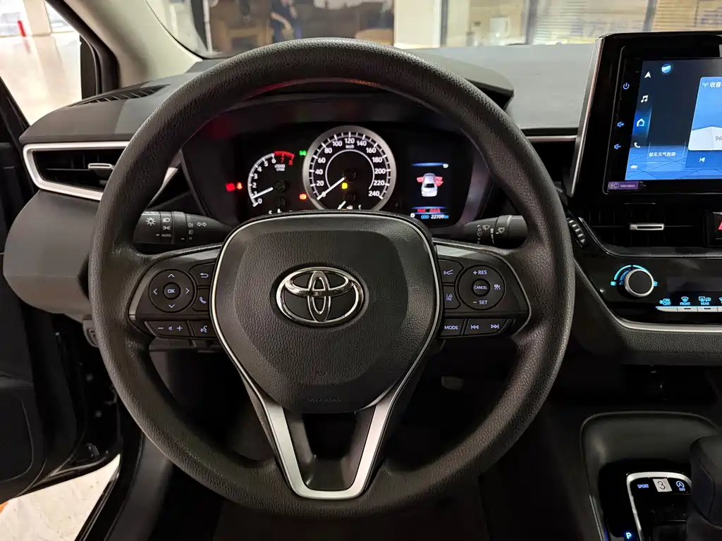 Toyota Corolla 2023 — фото 13